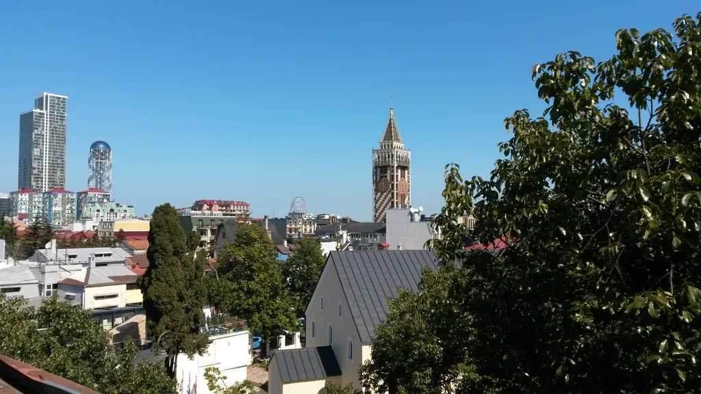 Квартира Квартира Дуплекс в старом Батуми с видом на церковь — Батуми