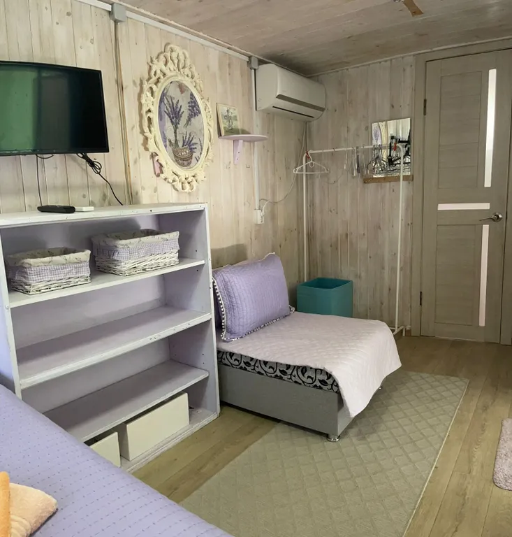 Дача с двориком и с кухней