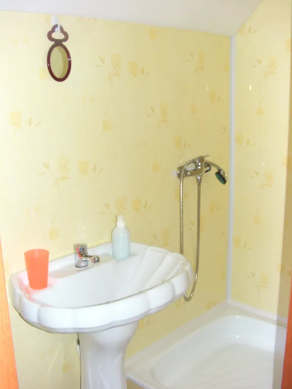 Коттедж Коттедж Уютный индивидуальный гостевой номер — Ейск