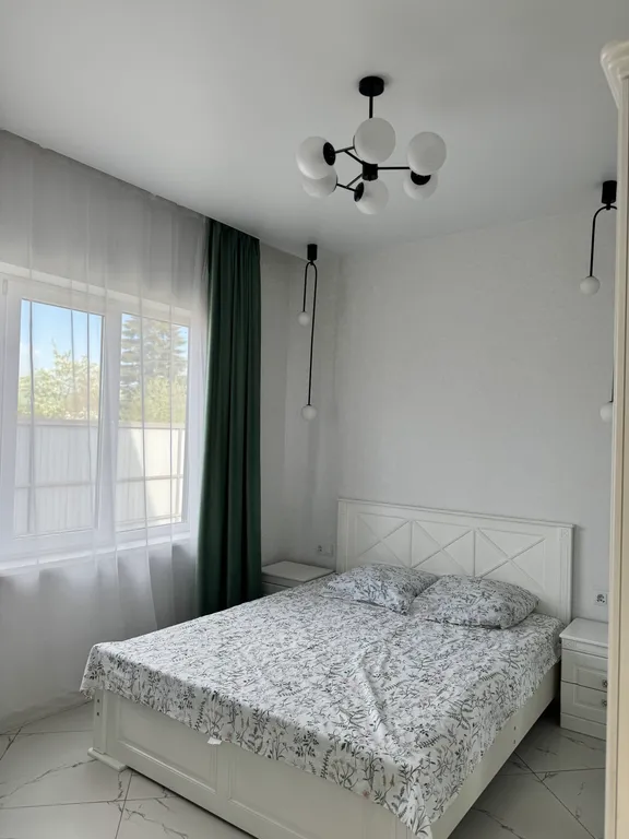 Коттедж Просторный тёплый дом с верандой и гриль столом — Елизаветинская