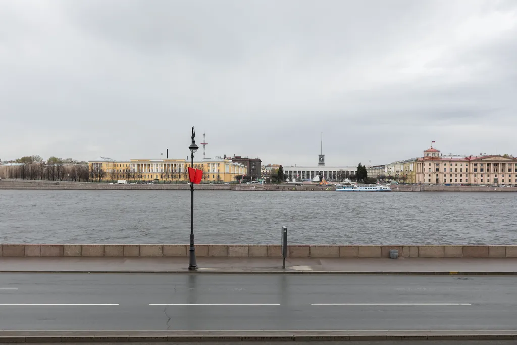 Вид на Неву, новый ремонт