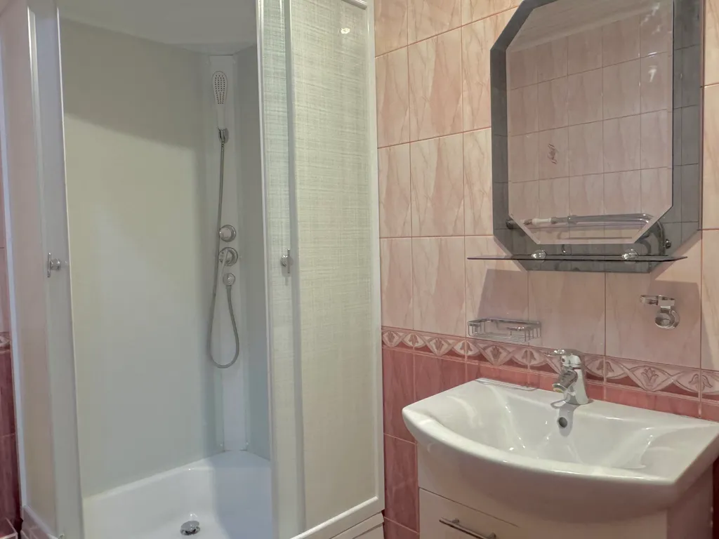 С видом на реку и все монастыри