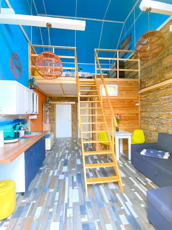 Дом с подогреваем бассейном, зоной отдыха в самом центре Новороссийска