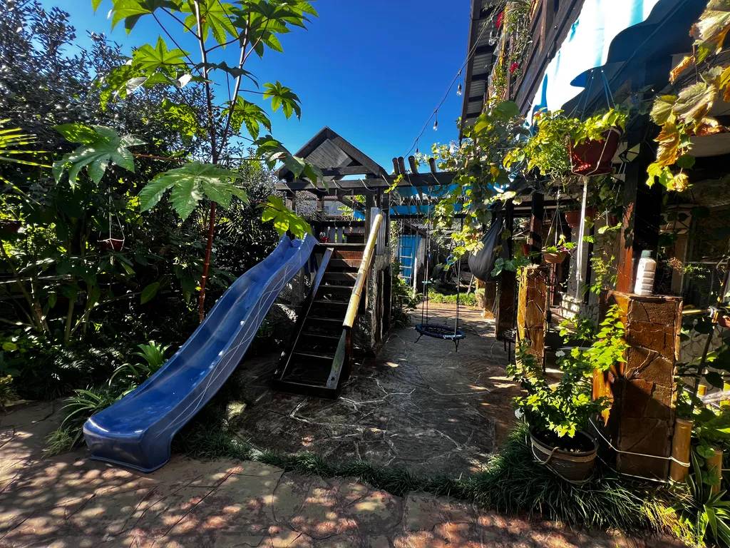 Трёхместный номер с 3 односпальными кроватями