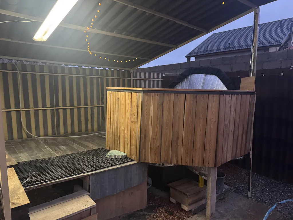 Дом с банный чаном и бассейном на берегу