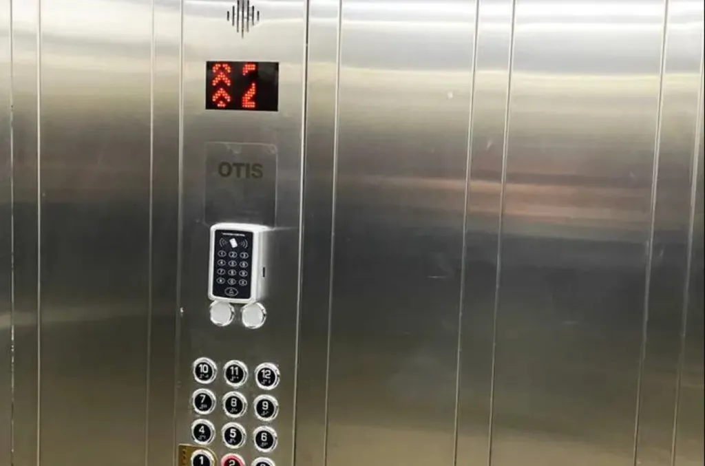 Уютно и стильно в центре города, близко к старому Тбилиси