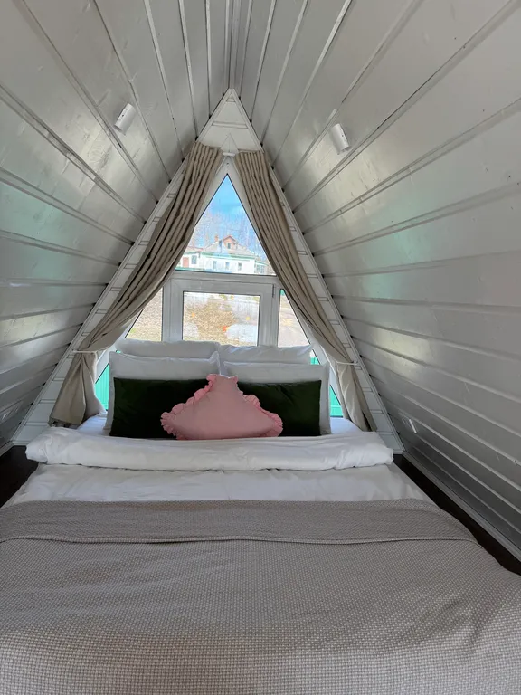 Дом с купелью и Беней