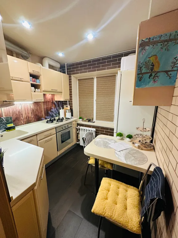 Уютная двухкомнатная квартира в спальном районе