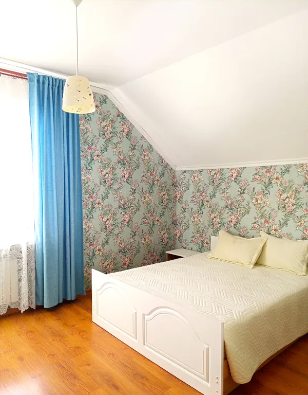 Дом у моря с панорамным видом на горы и море