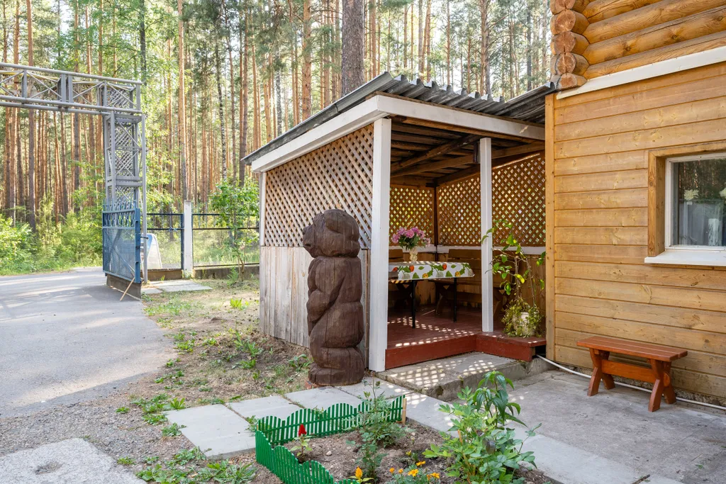 Дом 1 в лесу у реки