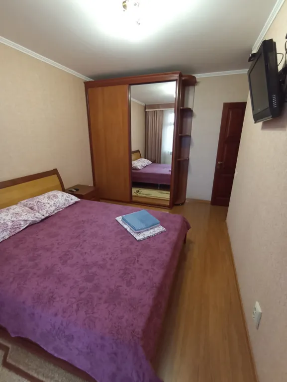 2-комнaтная квaртира в центpе Cимферополя (пaрк Tренeвa)