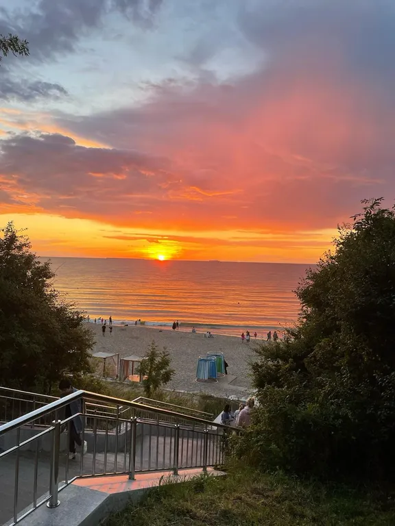 Семейный таунхаус в тихом месте западного побережья