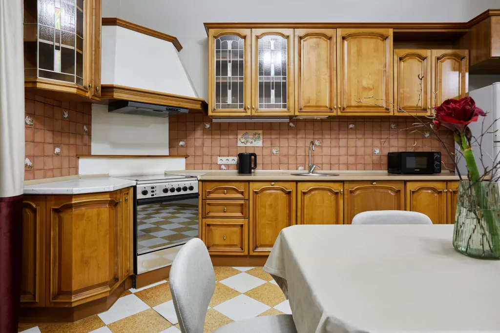 3 спальни, балкон, красивый дом