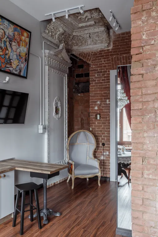 Высокий лофт в центре напротив Мариотт