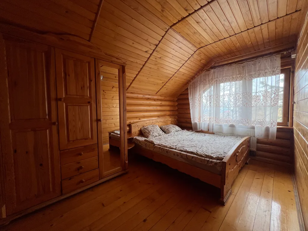 Сруб в Ялте c бассейном и сауной