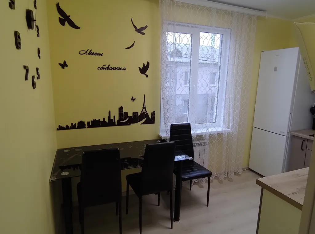 Светлая уютная трёхкомнатная квартира