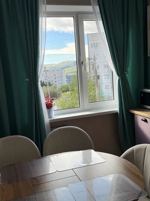 Уютная трехкомнатная квартира с видом на горы