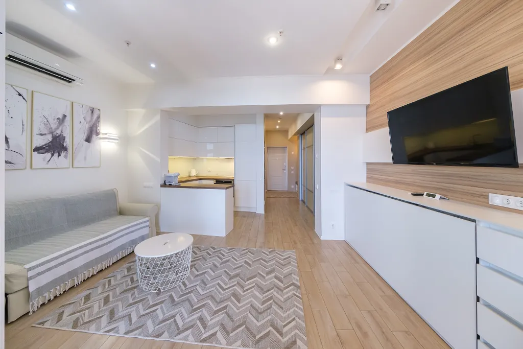 Стильная студия с видом на море