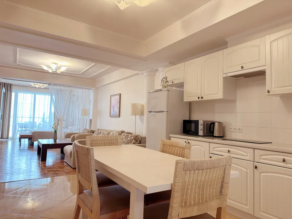 Апартаменты Милана с видом на море