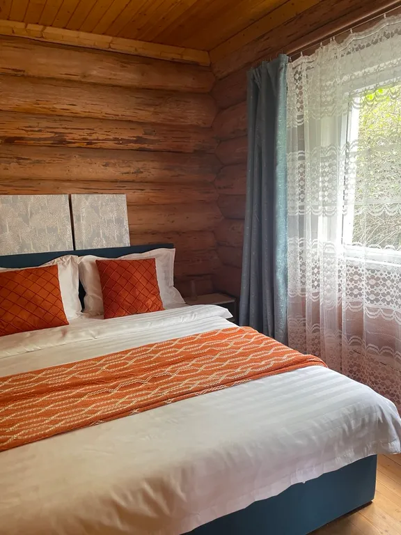 Двухкомнатный домик в 7 мин. от моря в тени деревьев с парковкой (№2)