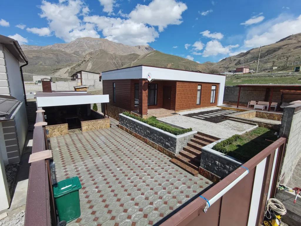 Коттедж Дом в поселке Верхний Фиагдон — аренда посуточно в Барзикау