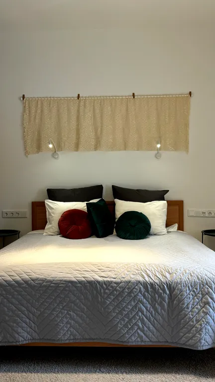 Квартира Дабл с видом на оживленный дворик кафе — аренда посуточно в Долгопрудный