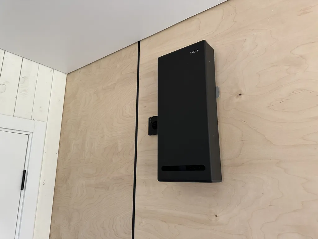 Коттедж Дом на берегу реки у пирса — Сясьстрой