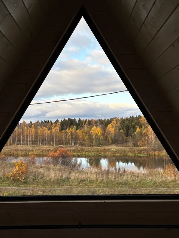 Видовой а-фрейм на берегу реки Нерль