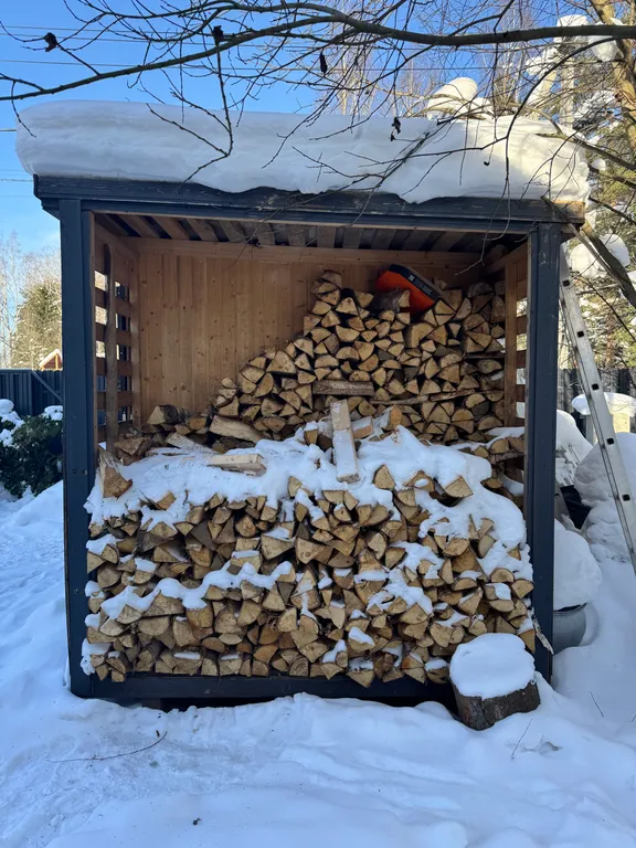 Дом у Коркинского озера с баней, купелью и детской площадкой.