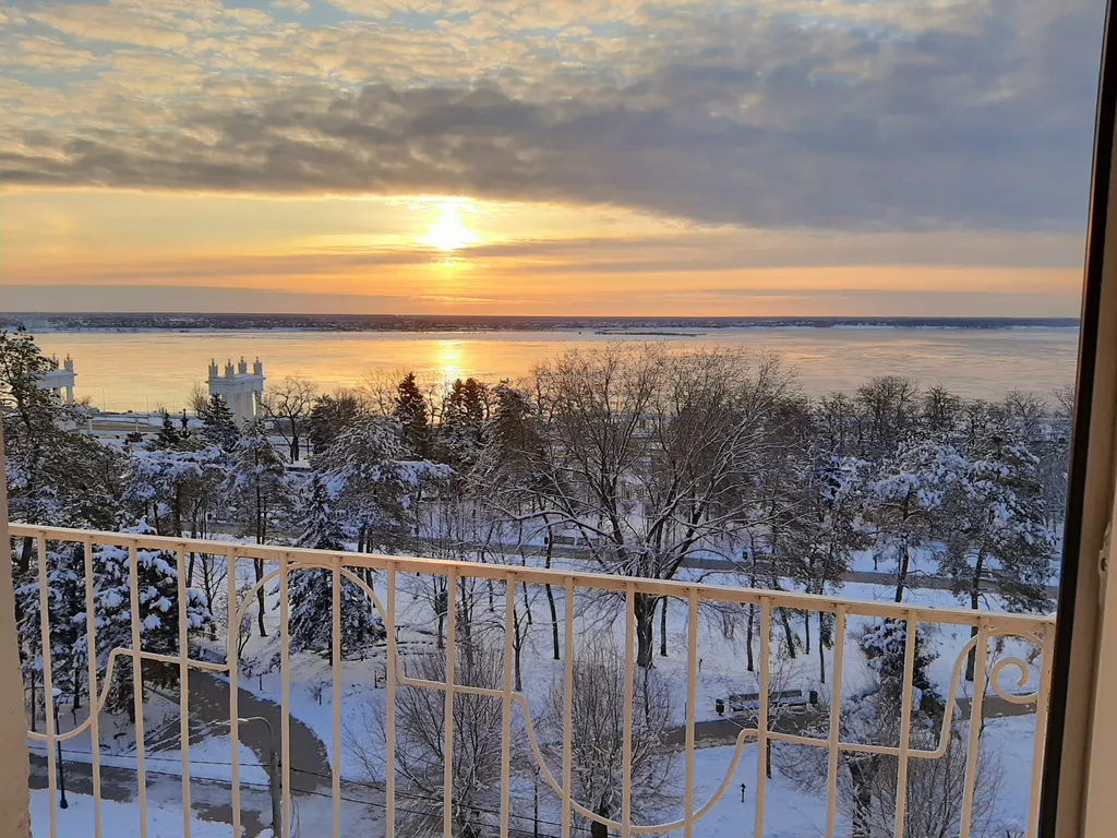Квартира Видовая квартира с балконом над Волгой, центральной набережной и парком — Волгоград