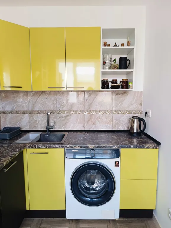 Двушка с большим телевизором