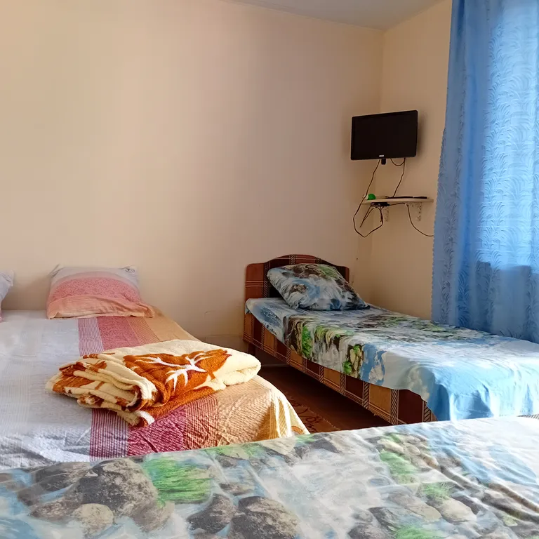 Квартира 4 местный номер с кондиционером, душем, телевизором — аренда посуточно в Джубга