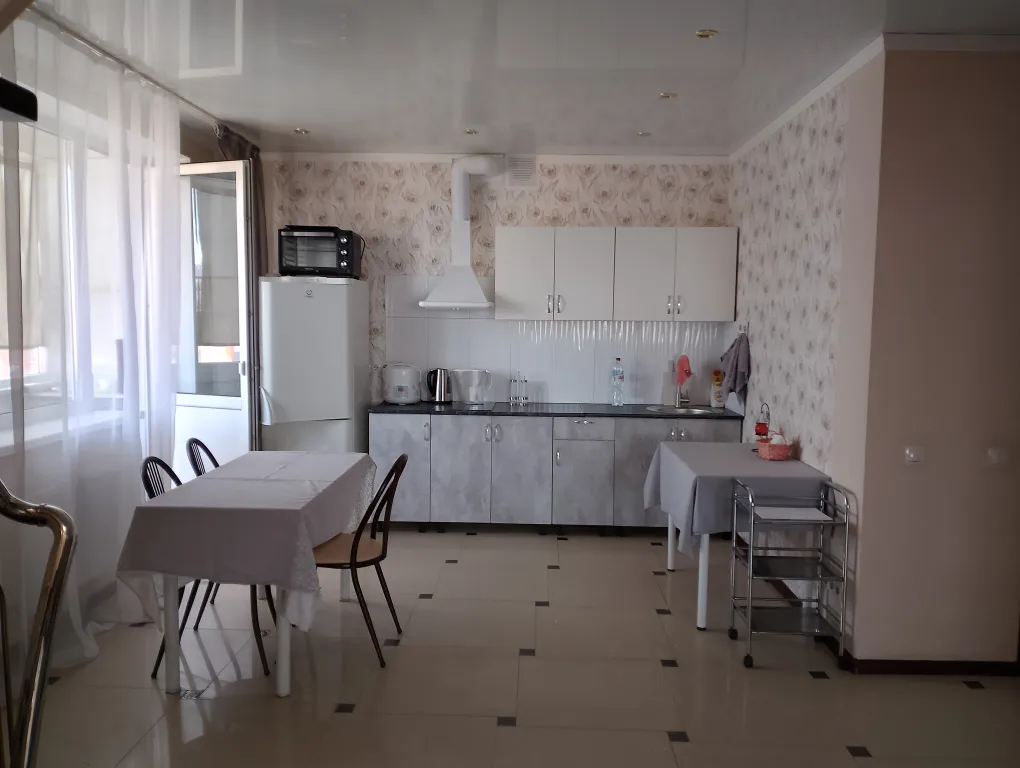 Просторная квартира в трёх кварталах от парка Галицкого