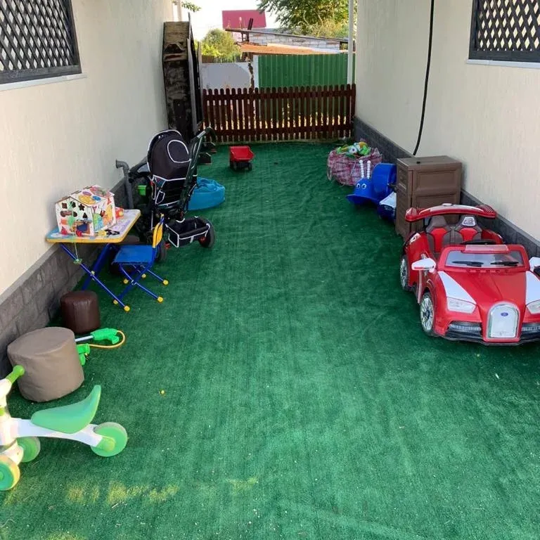 Домик у пруда рядом с Азовским морем