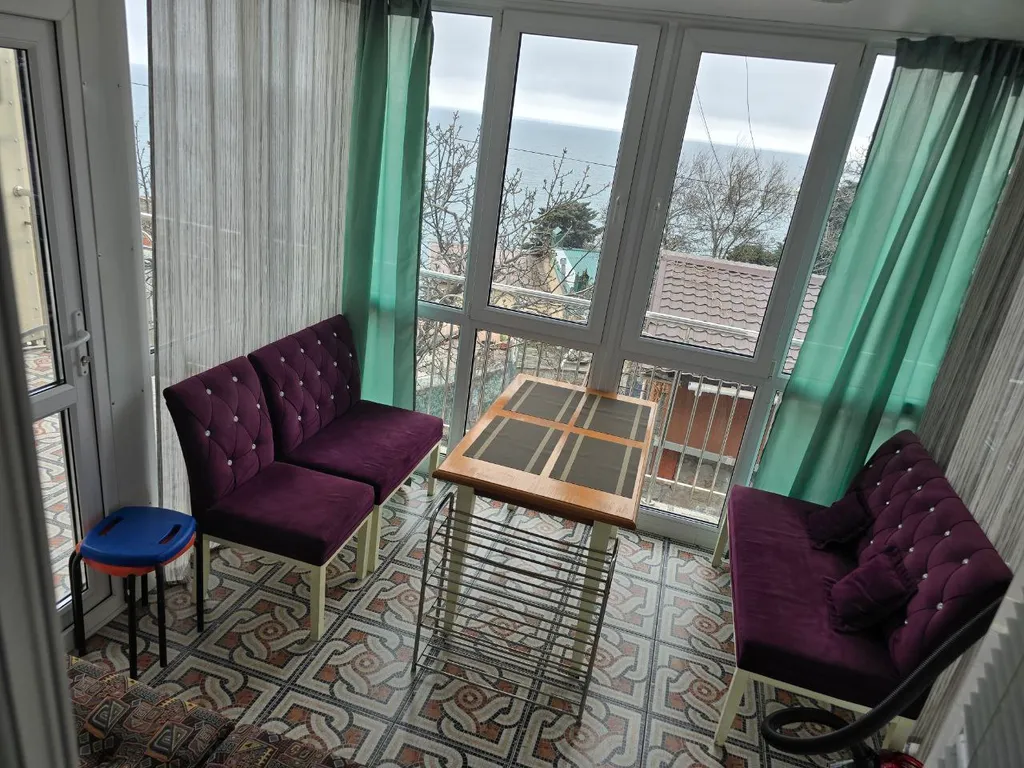 2-комнатная квартира с террасой и с видом на море