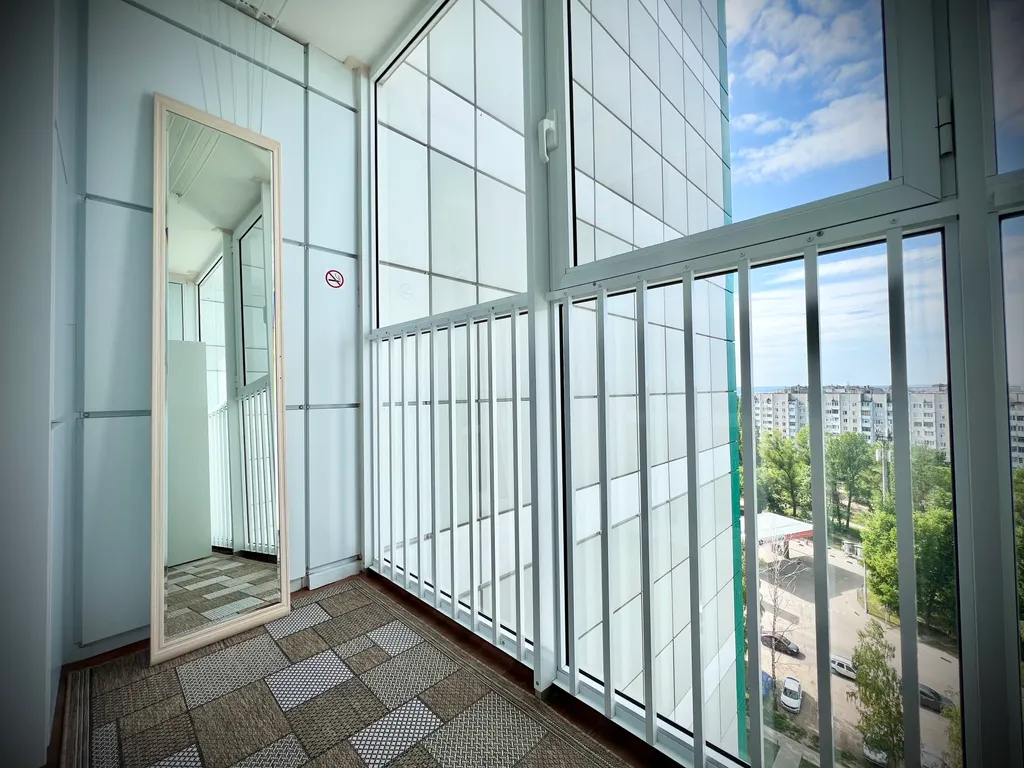 Видовая двухкомнатная квартира в тихом местечке