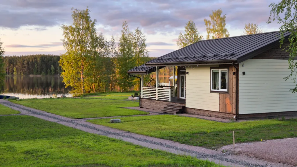 Коттедж Уютнейший дом с роскошным видом на озеро — Ларионово