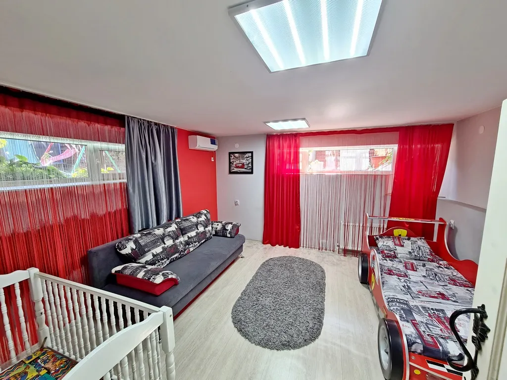 Коттедж у моря, детская территория, костровая чаша, до 11 человек.