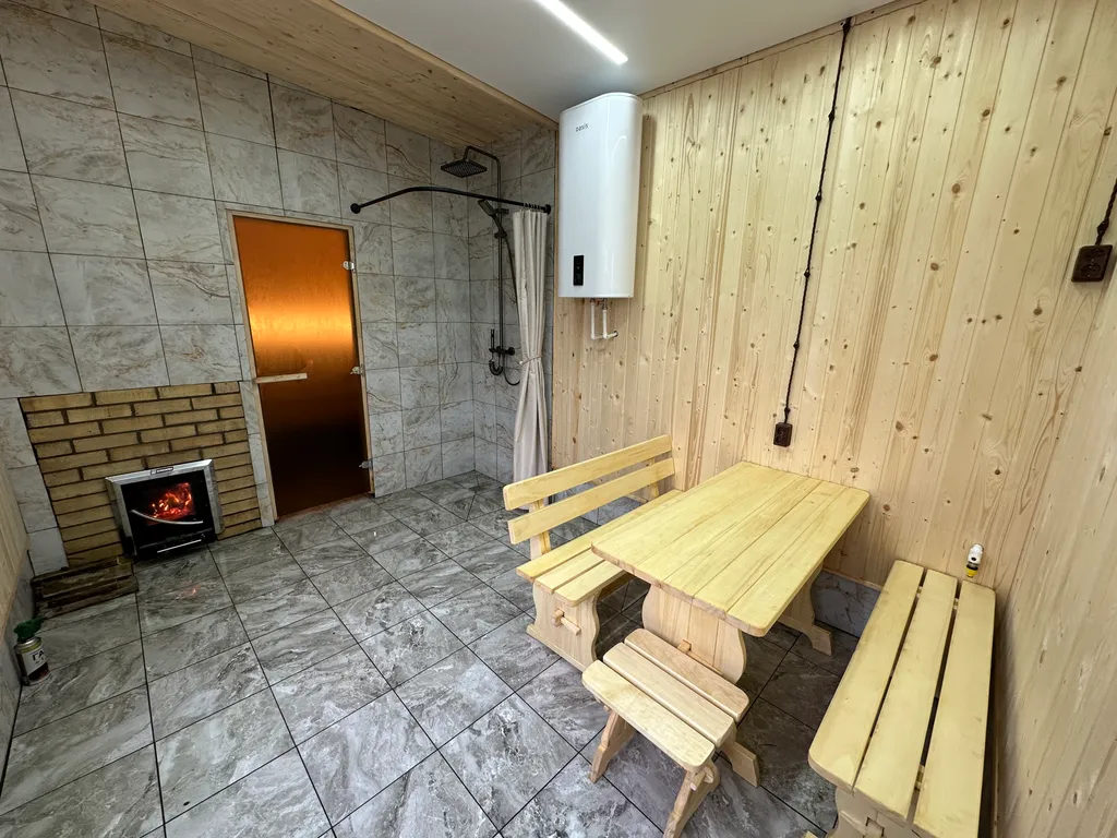 Дом на берегу залива реки Волга