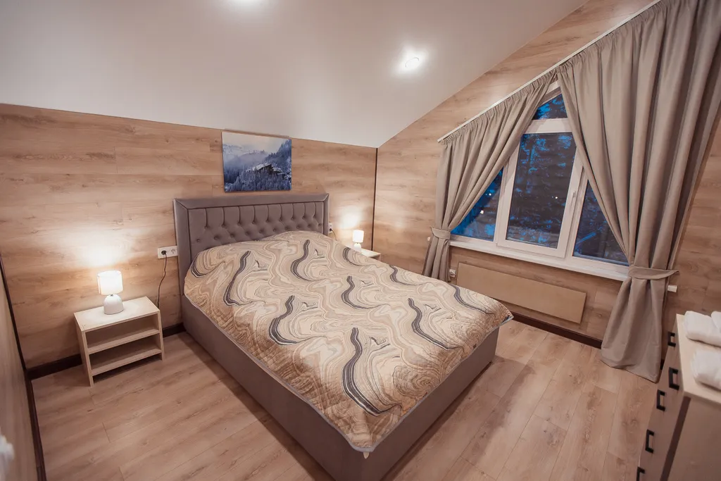 Большой дом с видом на горы