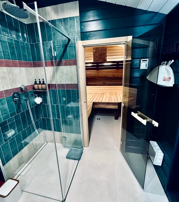 Новый дизайнерский дом с сауной и чаном