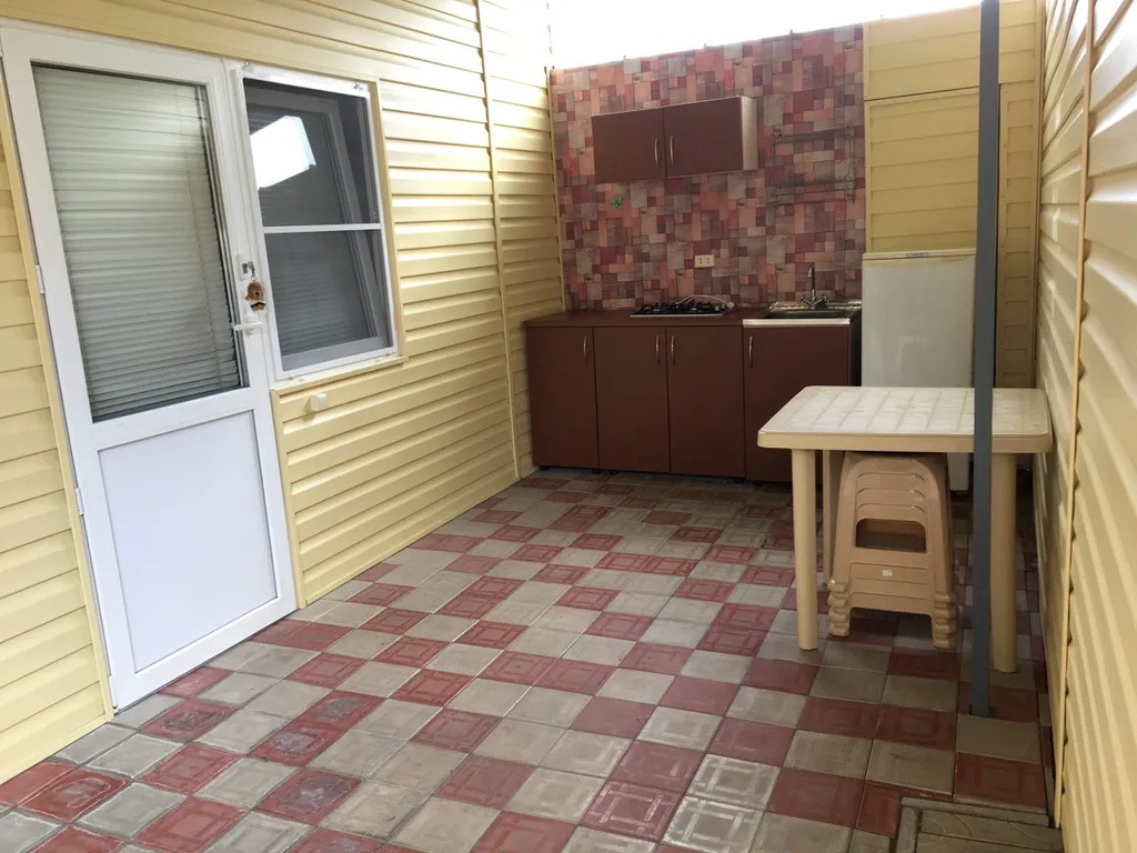 Люкс 4-х местный с санузлом и летней кухней