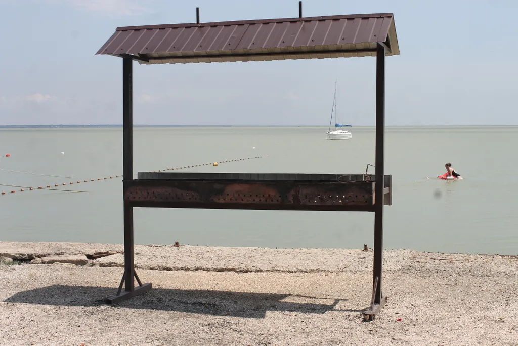 Квартира Номера на Пляже, квартира - студия с кухней 150/1, до берега 40 метров — Ейск