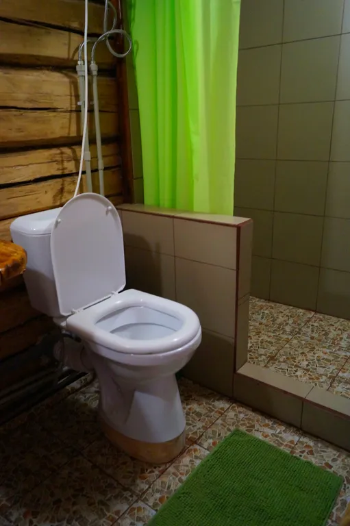 Милый дом на берегу озера