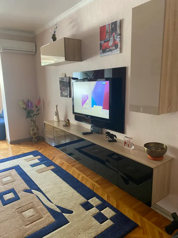 Трехкомнатные апартаменты рядом с пляжем, в центре города