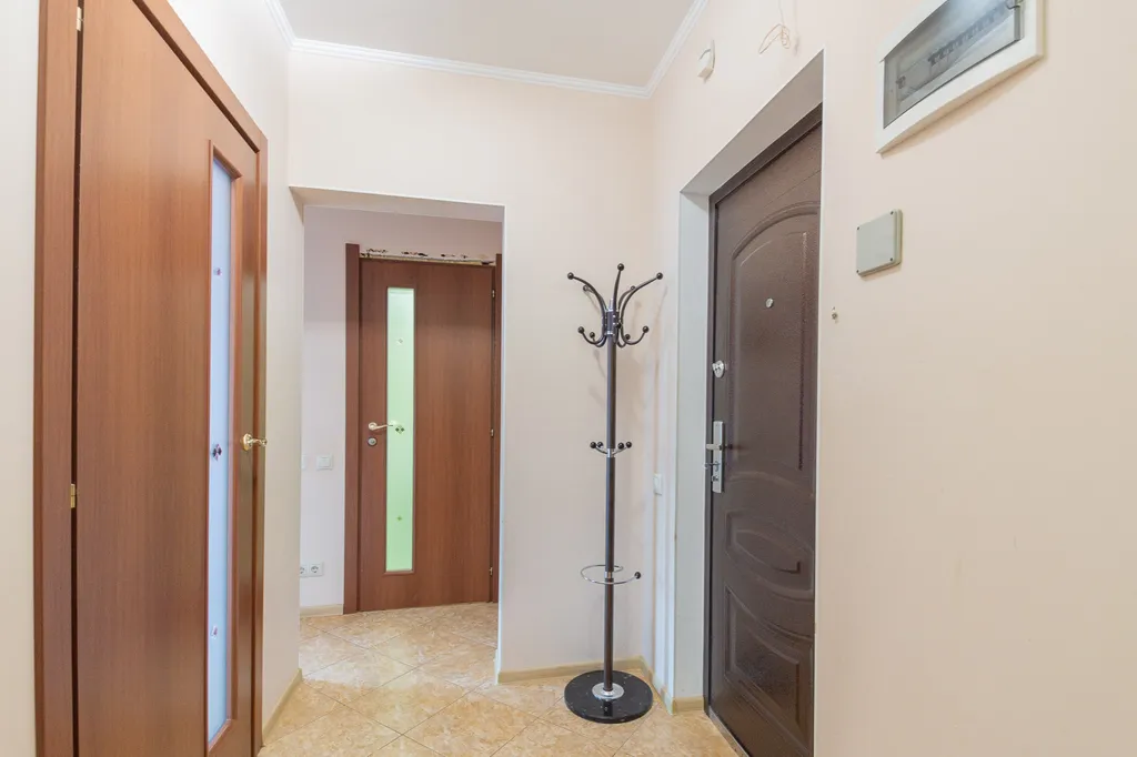 Истомáн 2+2 с видом на город