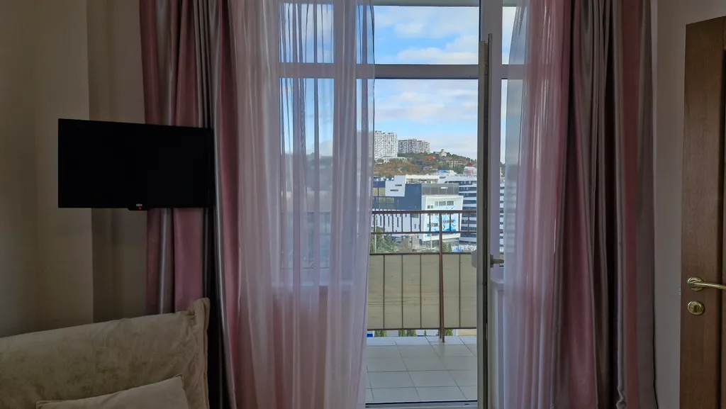 Свежая 1-комнатная квартира с дизайнерским ремонтом