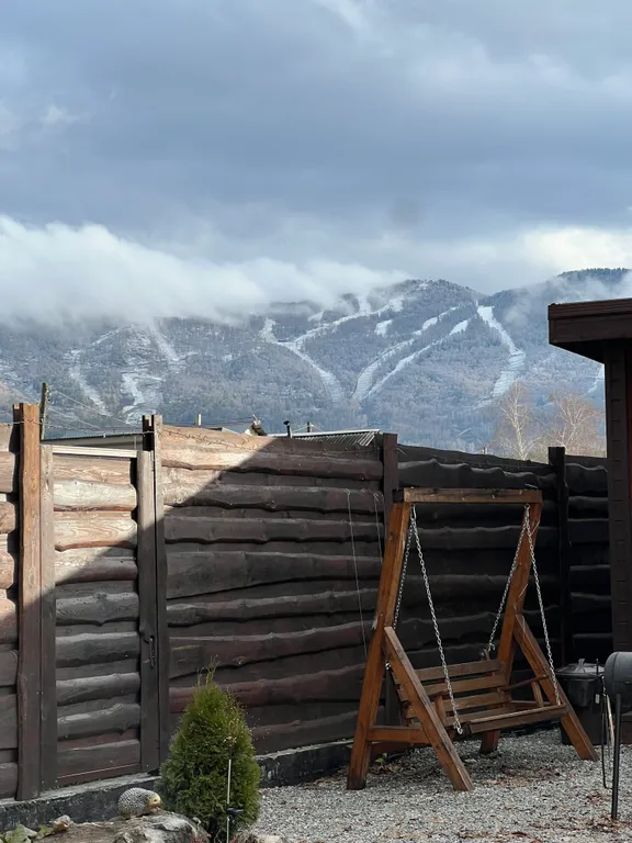 Трёхкомнатный дом с видом на гору