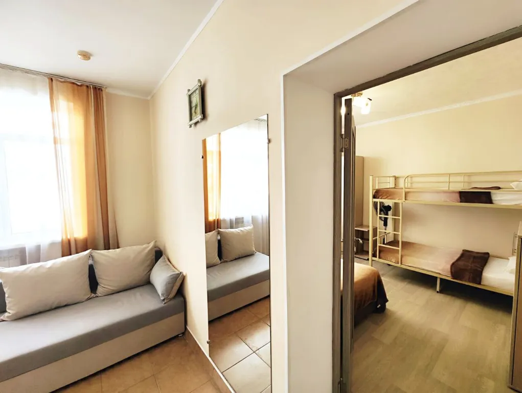 Апартаменты с одной спальней и балконом в гостевом доме Регион 86