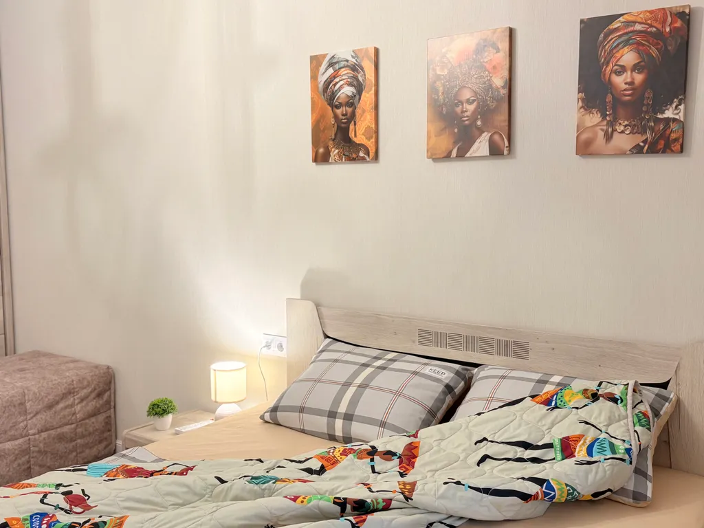 Стильная двухкомнатная квартира на проспекте Кирова со своей парковкой